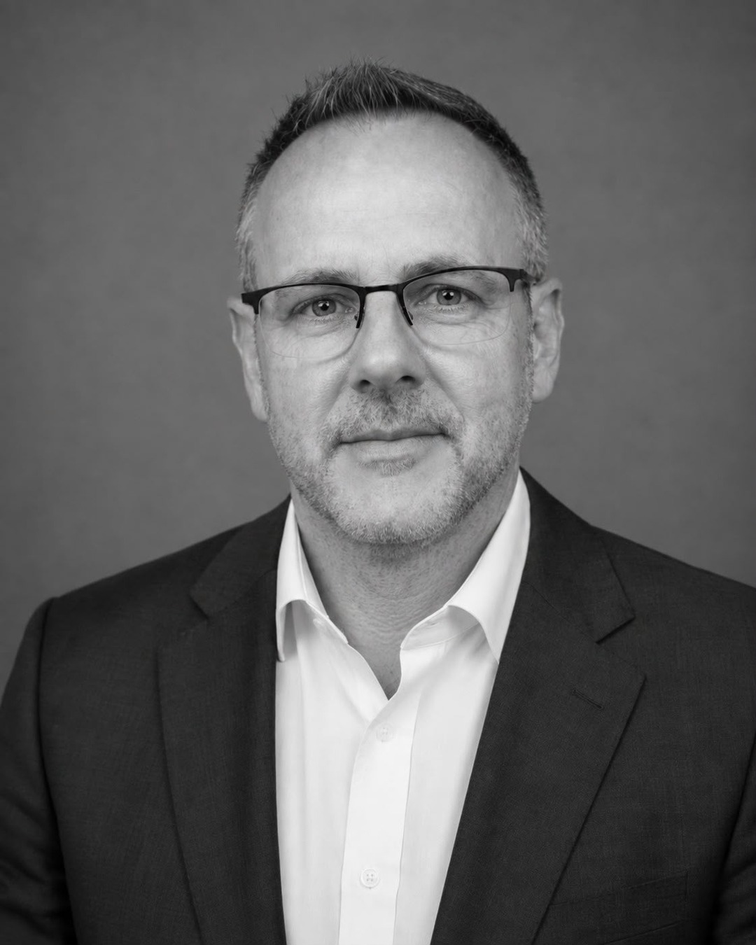 Portrait of Simon Bennett